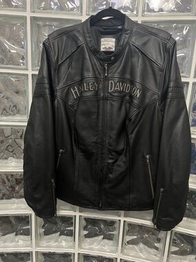 Harley-Davidson Black Leather Biker Jacket with Embossed Chest Logo
